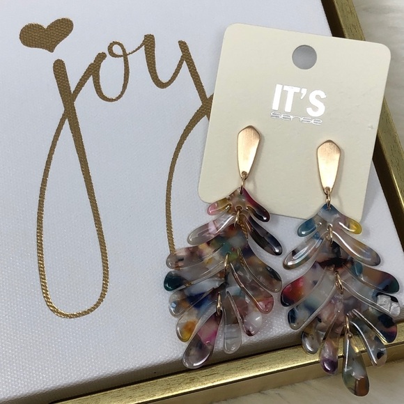 Jewelry - 4 Dangle leaf Celluloid Acetate Tropical earrings